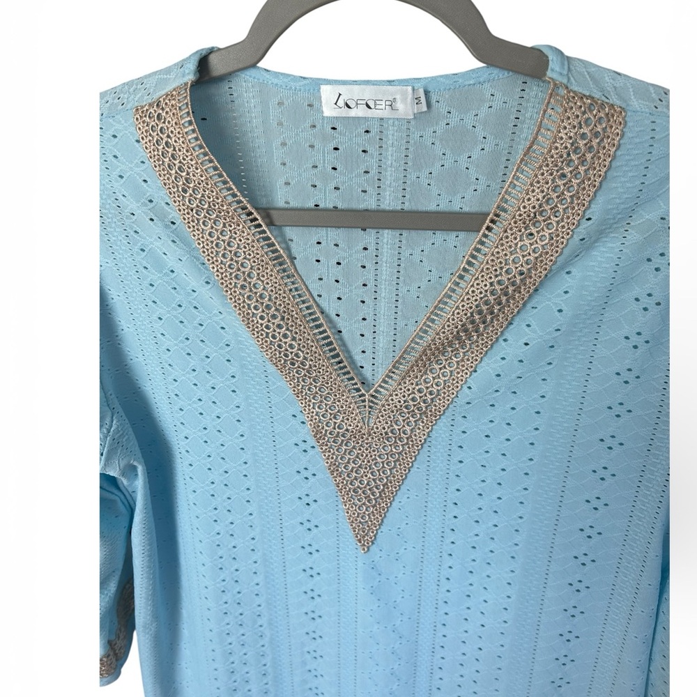 Liofoer Womens Casual Lace V-Neck Eyelet Style 3/4 Sleeve Top - Picture 4 of 5